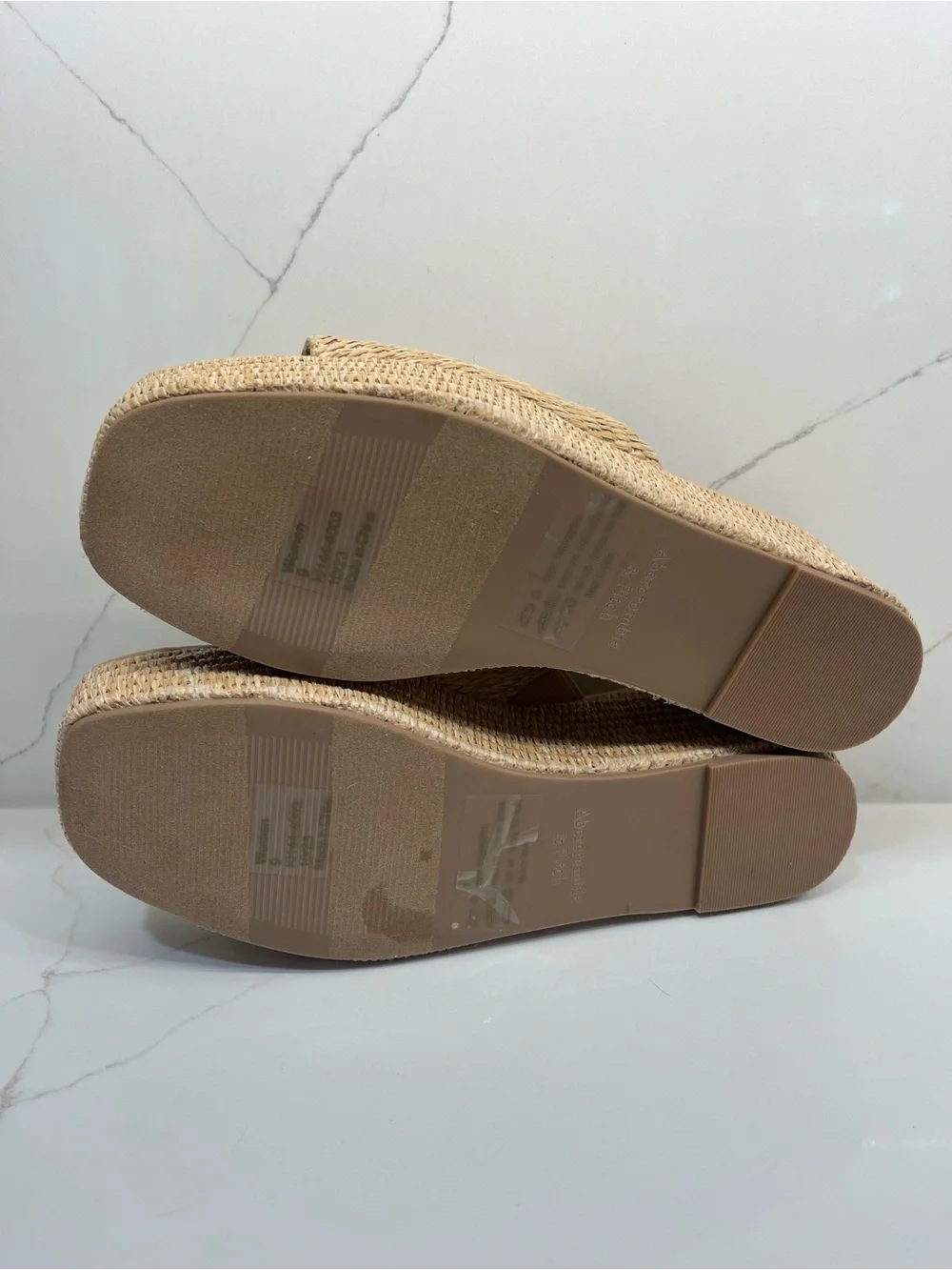 NWT Abercrombie & Fitch Natural Woven Tan Platform Slide Sandals